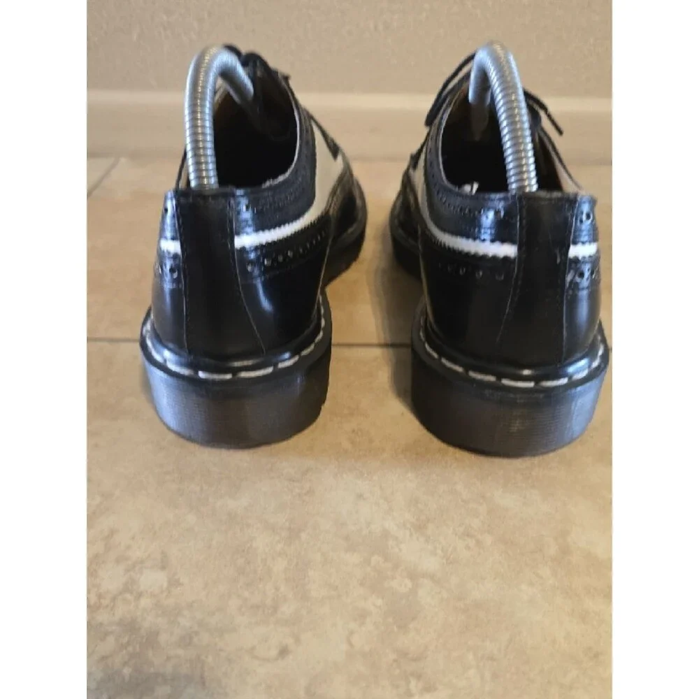 Vintage Dr. Martens Black and White Wingtip Oxfords UK 7, US M 8, US W 9 Docs